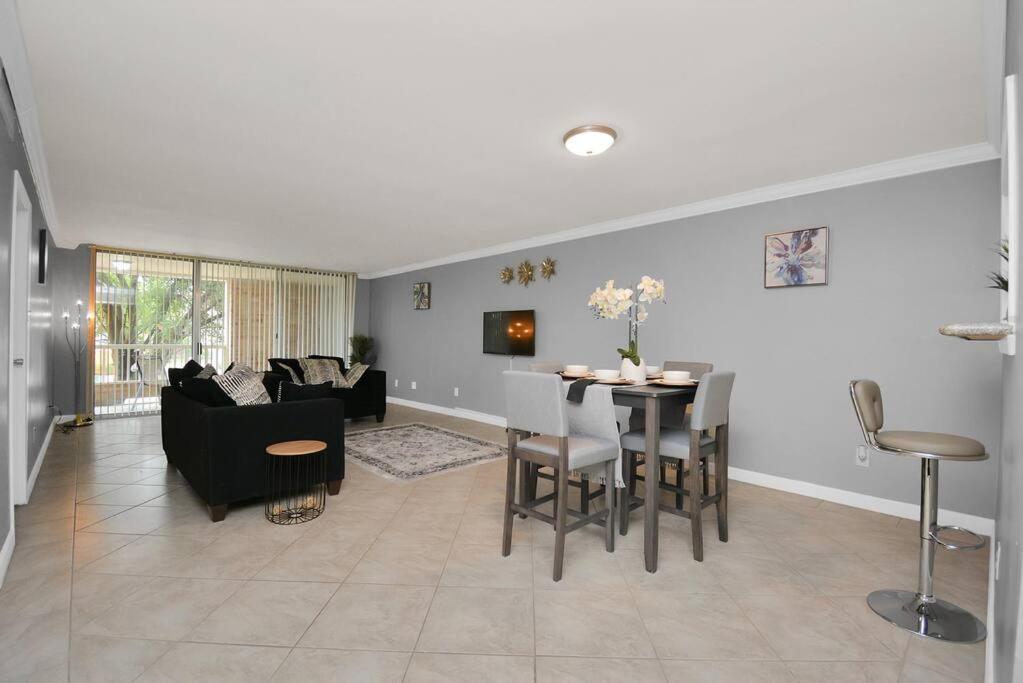 Double Master Suites Condo Near Med Ctr, Nrg Arena 2 Houston Exterior photo