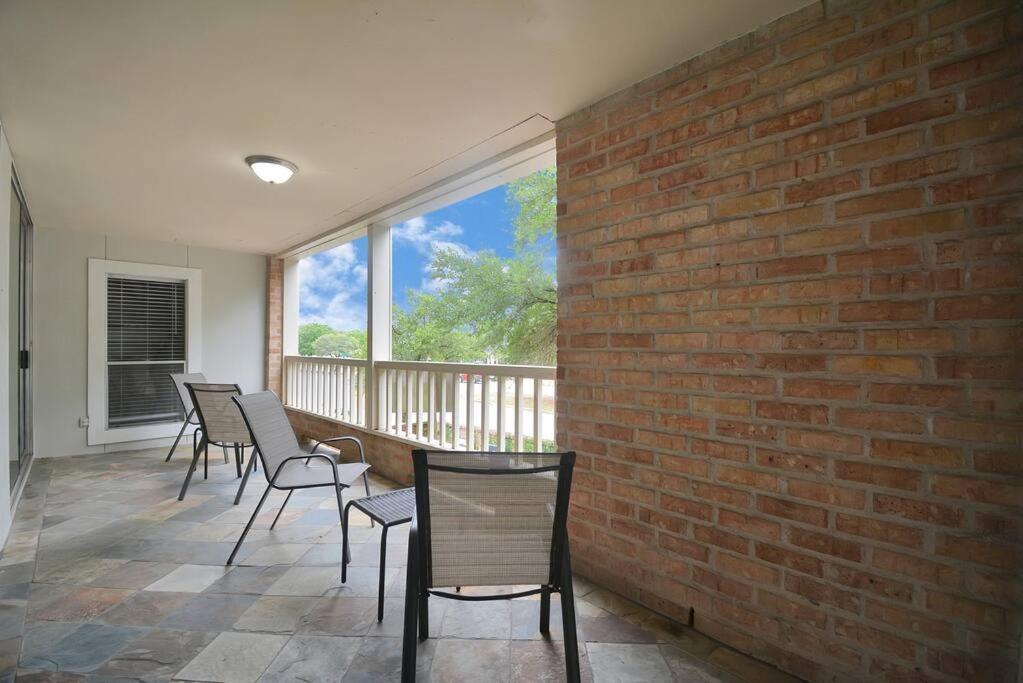 Double Master Suites Condo Near Med Ctr, Nrg Arena 2 Houston Exterior photo