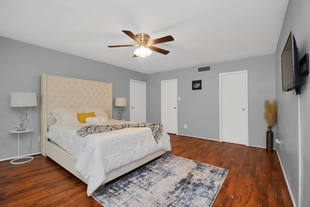 Double Master Suites Condo Near Med Ctr, Nrg Arena 2 Houston Exterior photo