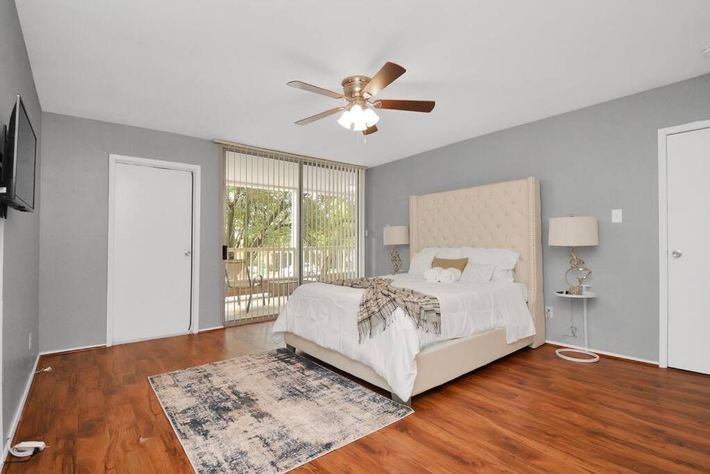 Double Master Suites Condo Near Med Ctr, Nrg Arena 2 Houston Exterior photo