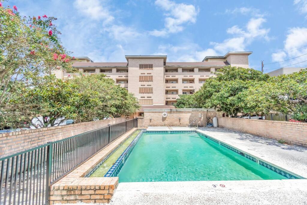 Double Master Suites Condo Near Med Ctr, Nrg Arena 2 Houston Exterior photo